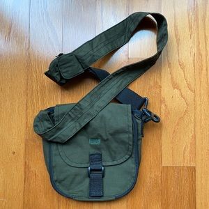 American Eagle cross shoulder bag NWT